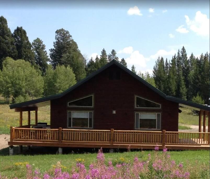 Fox Den Lodge เวสต์เยลโลว์สโตน ภายนอก รูปภาพ